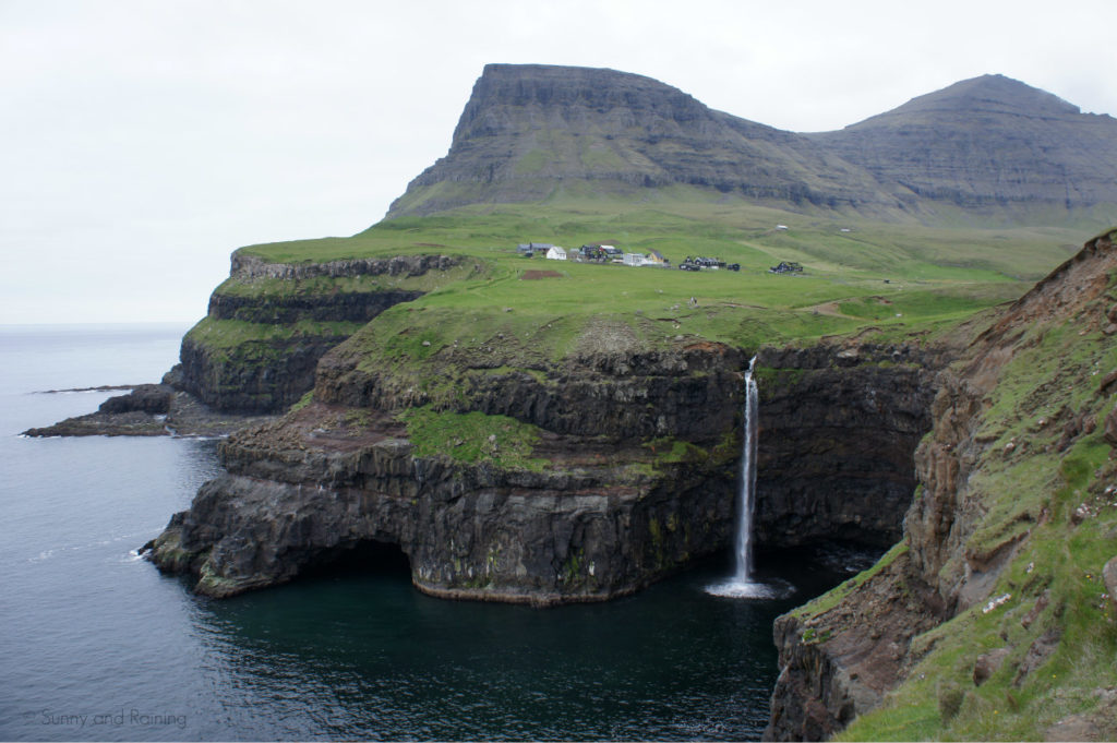 Mulafossur Waterfall 